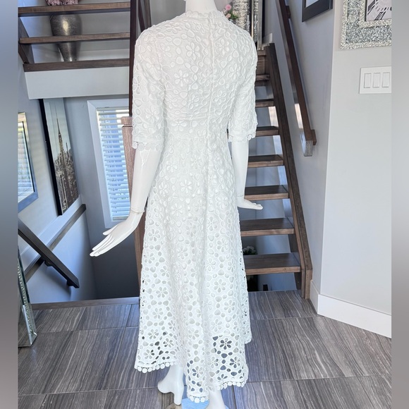 New 🦢 High-End White Embroidered Eyelet V-Neck Dress - Picture 9 of 17